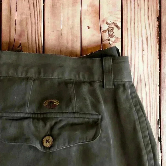 Tommy Bahama Vintage Men's Size 34 Army Green Relaxed Fit Pleated Front Shorts - Picture 2 of 2